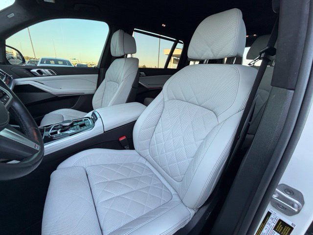 Used 2025 BMW X7 xDrive40i w/ M Sport Package AWD/4WD image 16