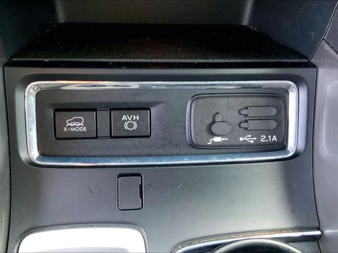 Used 2022 Subaru Ascent Limited AWD/4WD image 35