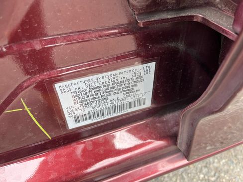 Used 2025 Nissan Sentra SV FWD image 29