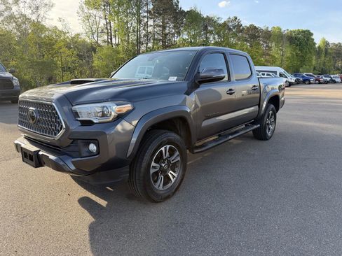 Used 2019 Toyota Tacoma TRD Sport w/ Exterior Package image 1