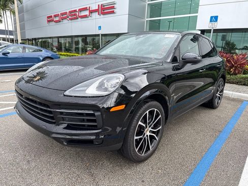 Certified 2023 Porsche Cayenne Platinum Edition AWD/4WD image 32