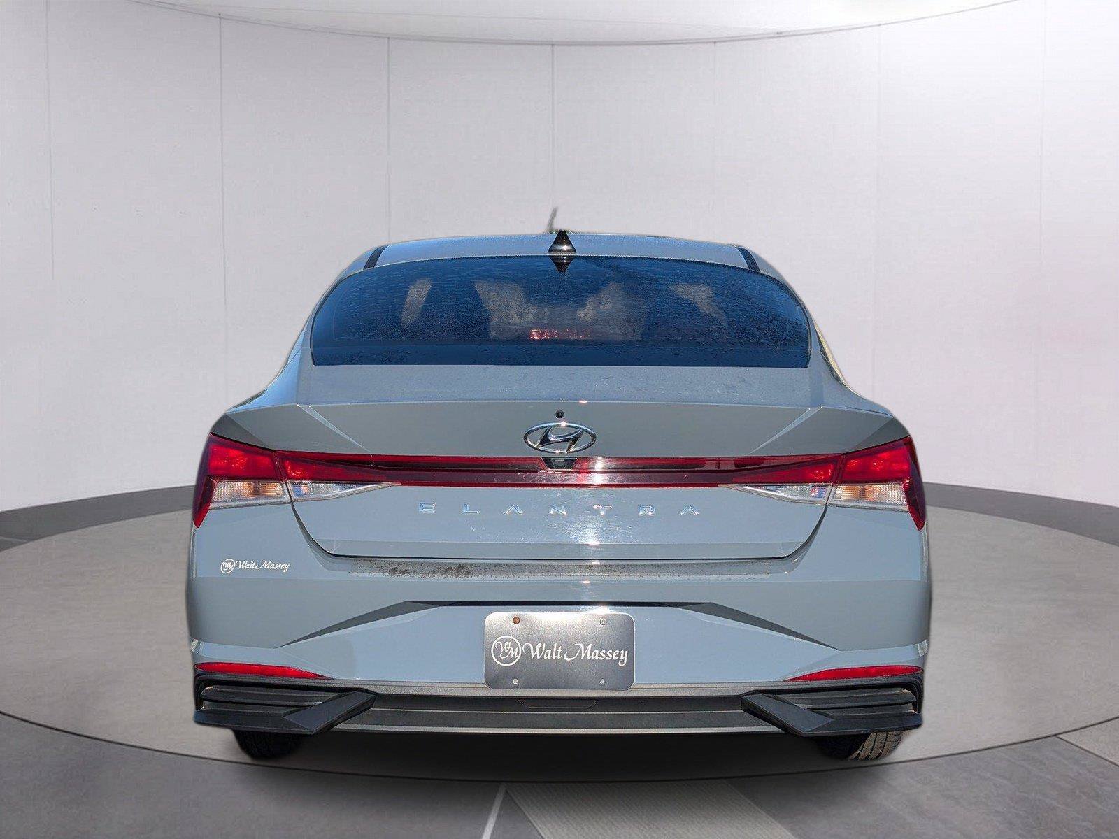 Used 2023 Hyundai Elantra SEL FWD image 5