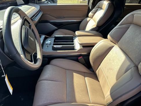 New 2026 Lincoln Navigator L Black Label AWD/4WD image 22