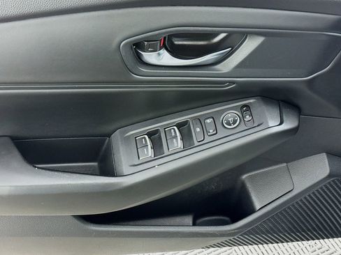 Used 2023 Honda Accord EX image 18