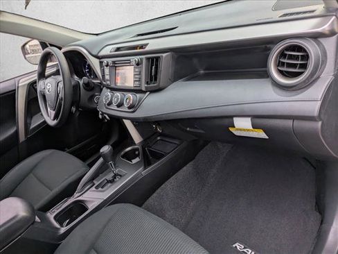 Used 2018 Toyota RAV4 LE image 20