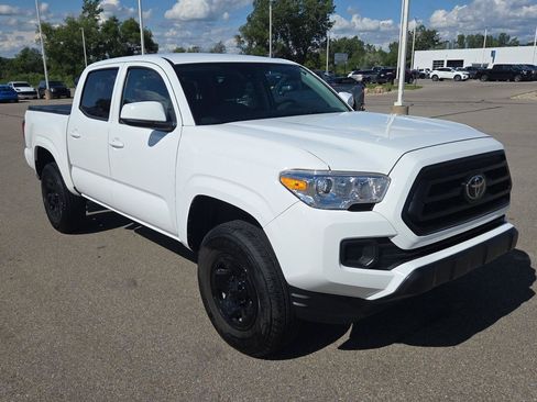 Used 2020 Toyota Tacoma SR AWD/4WD image 10