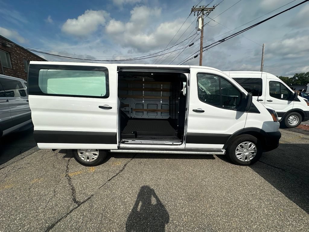 Used 2025 Ford Transit 250 Low Roof w/ Exterior Upgrade Package RWD image 6