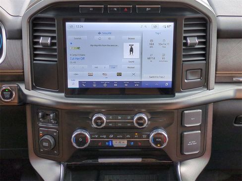 Used 2023 Ford F150 Platinum image 17