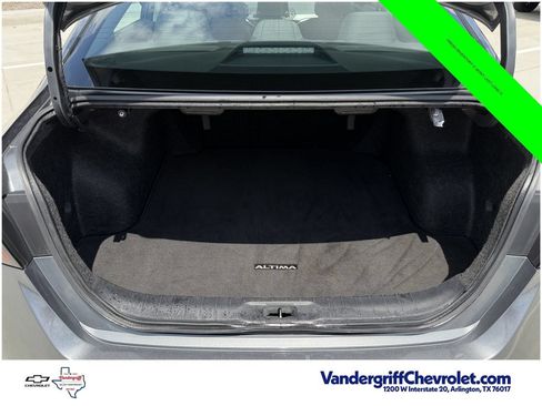 Used 2025 Nissan Altima 2.5 SV FWD image 29