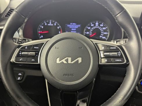 Used 2023 Kia Seltos S FWD image 16