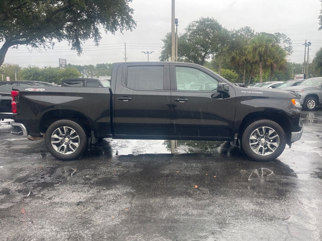 Used 2025 Chevrolet Silverado 1500 LT AWD/4WD image 6
