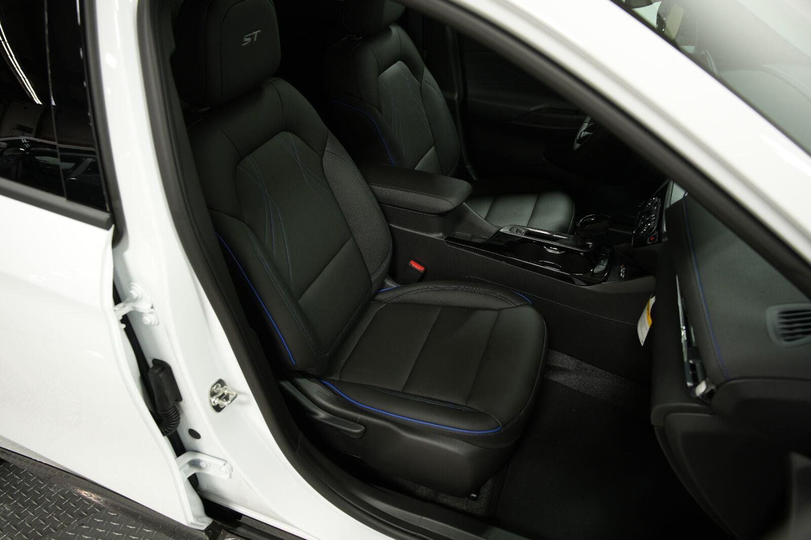 New 2026 Buick Envista Sport Touring w/ Convenience I Package FWD image 21