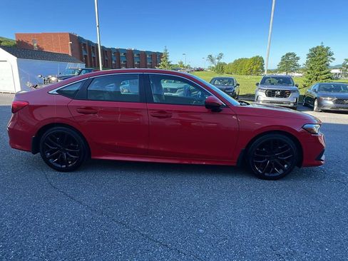 Used 2024 Honda Civic Touring image 3