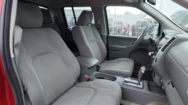 Used 2017 Nissan Frontier SV AWD/4WD image 14