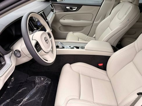Certified 2025 Volvo V60 B5 Cross Country Ultra w/ Protection Package Premier image 21