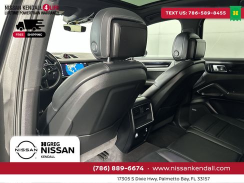 Used 2020 Porsche Cayenne S image 28