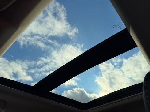 Used 2024 Mitsubishi Outlander SEL image 28