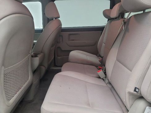 Used 2018 Kia Sedona LX image 18