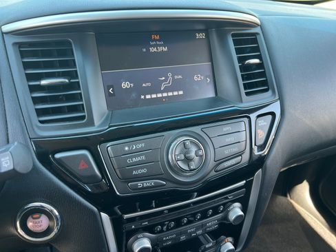Used 2017 Nissan Pathfinder S FWD image 12