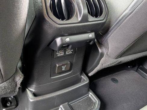 Used 2023 Jeep Wrangler Unlimited Rubicon 4xe AWD/4WD image 12
