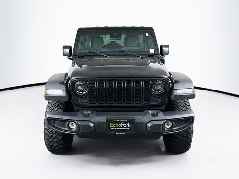 Used 2025 Jeep Wrangler Willys image 2