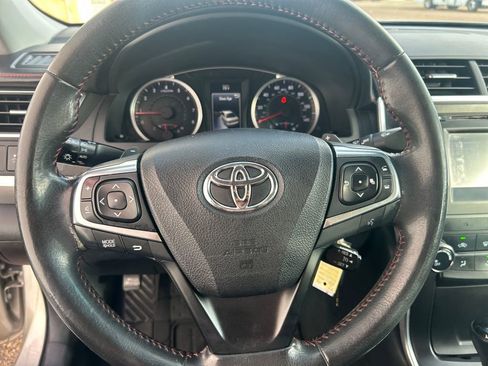 Used 2016 Toyota Camry SE image 17