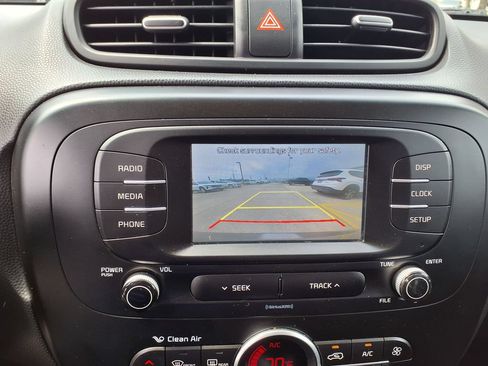 Used 2017 Kia Soul + FWD image 29