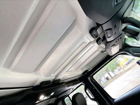 Used 2022 Jeep Gladiator Overland w/ Popular Equipment Package image 24