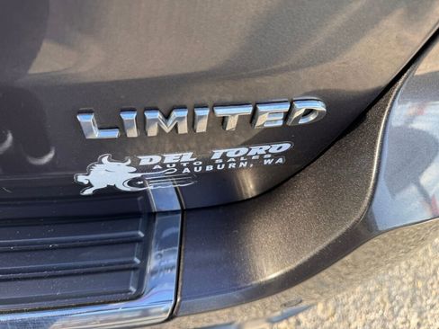 Used 2017 Jeep Grand Cherokee Limited w/ Luxury Group II image 11