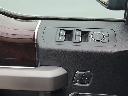 Used 2015 Ford F150 Platinum w/ Trailer Tow Package image 28