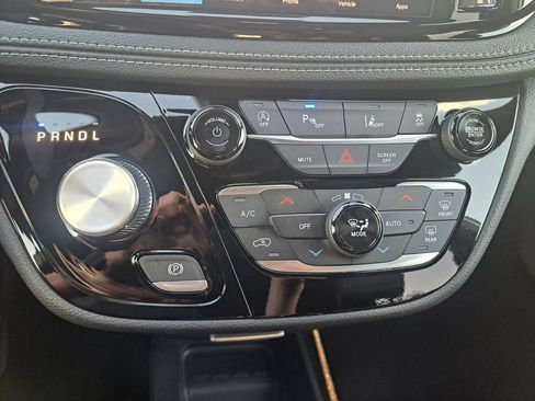 New 2026 Chrysler Pacifica Select FWD image 14