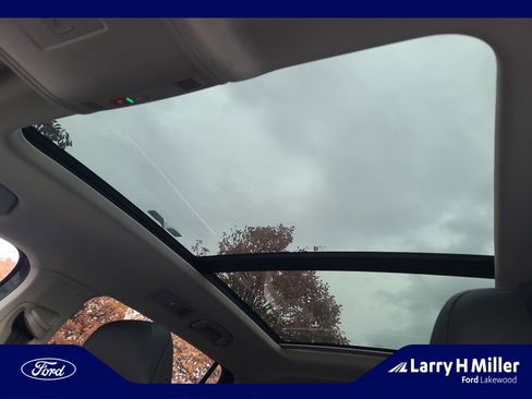 Used 2020 Volkswagen Tiguan SEL image 32