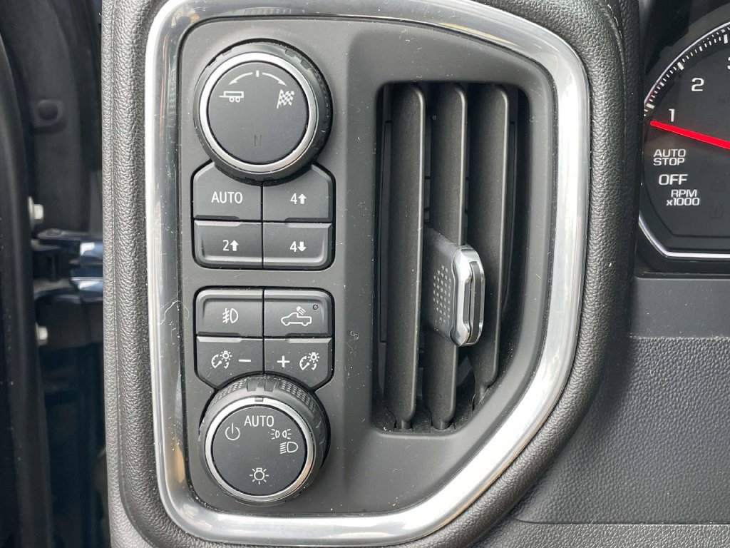 Used 2019 Chevrolet Silverado 1500 RST AWD/4WD image 21