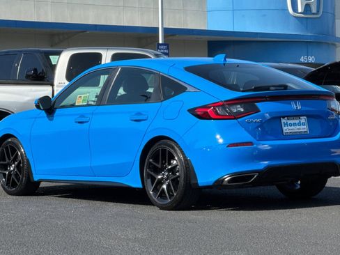 Used 2024 Honda Civic Sport Touring image 3