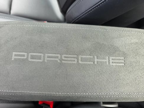 Used 2025 Porsche 911 Carrera RWD image 23
