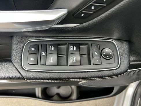 Used 2020 RAM 1500 Laramie AWD/4WD image 15