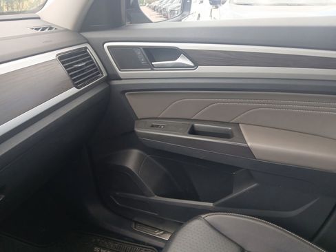 Used 2022 Volkswagen Atlas SE w/ Panoramic Sunroof Package image 15