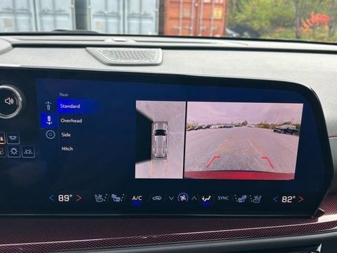 Certified 2024 Chevrolet Traverse RS image 29