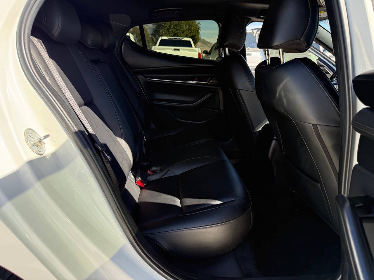 Used 2022 MAZDA MAZDA3 s FWD image 19