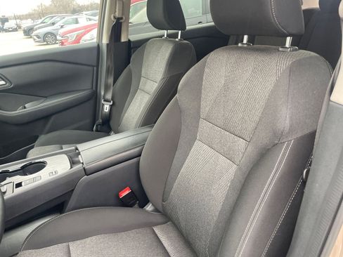 Used 2025 Nissan Rogue SV image 37