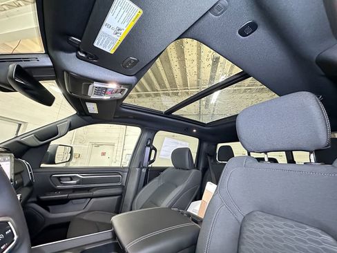 New 2026 RAM 1500 4x4 Crew Cab image 21