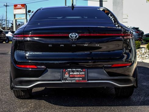 Used 2024 Toyota Crown XLE image 5