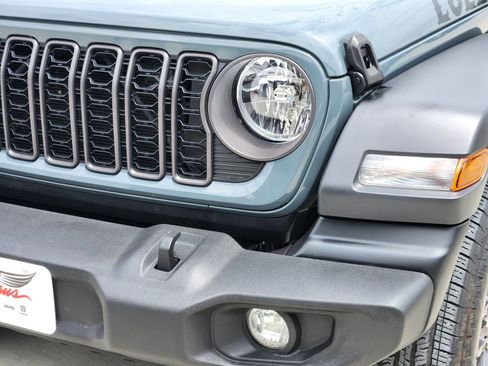 Used 2024 Jeep Wrangler Unlimited Sport AWD/4WD image 9