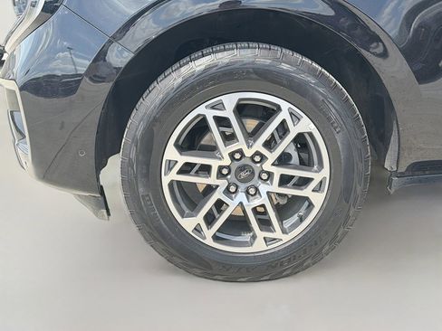 Certified 2025 Ford Expedition Active image 39