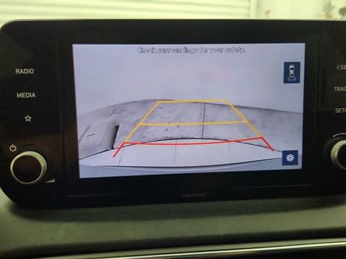 Used 2022 Hyundai Santa Fe SEL FWD image 15