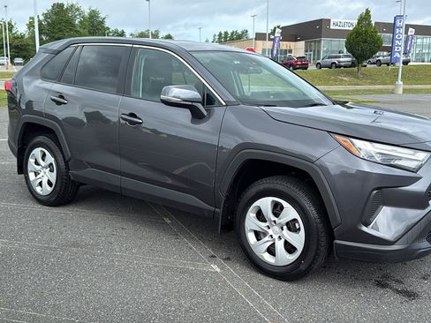 Used 2023 Toyota RAV4 LE AWD/4WD image 2