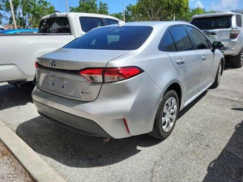 Used 2025 Toyota Corolla LE w/ Convenience Package image 4