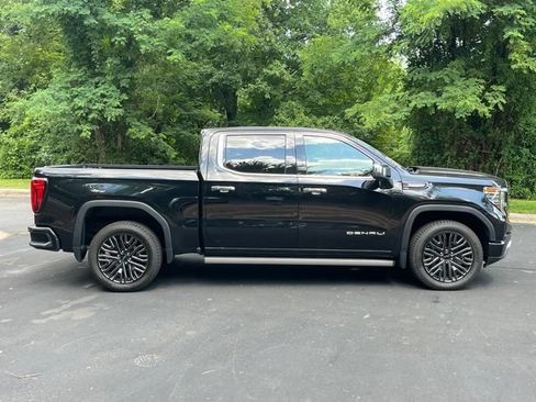 Used 2022 GMC Sierra 1500 Denali Ultimate AWD/4WD image 2