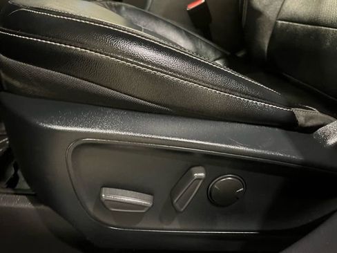 Used 2020 Ford Escape Titanium image 37