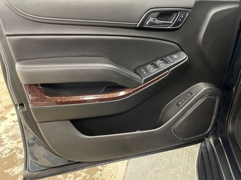 Used 2019 GMC Yukon XL SLT w/ Open Road Package AWD/4WD image 15